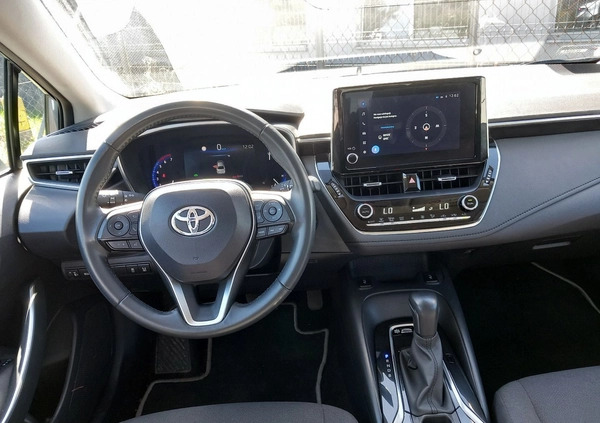 Toyota Corolla cena 100780 przebieg: 38980, rok produkcji 2022 z Lubraniec małe 379